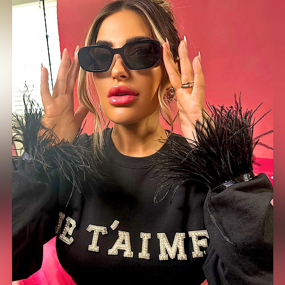 Mommy & Me Valentines Day Je T’aime Pullover